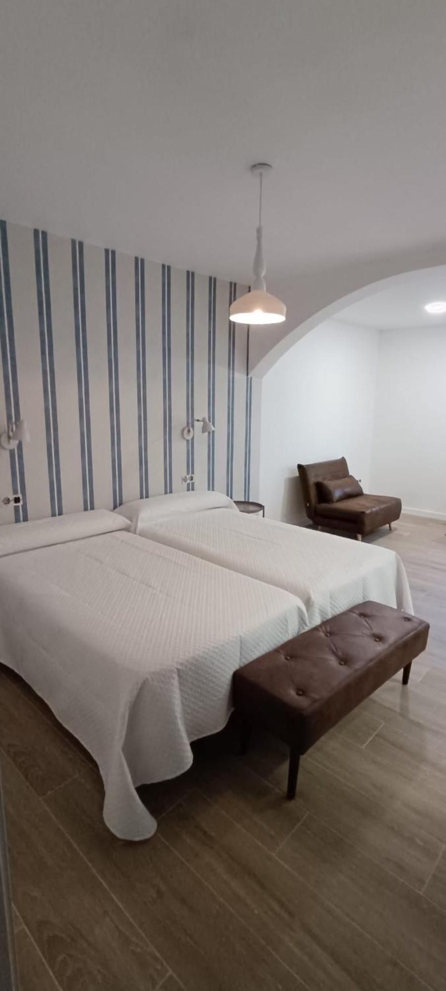 בוירו Hostal Terraza Miramar Sl מראה חיצוני תמונה